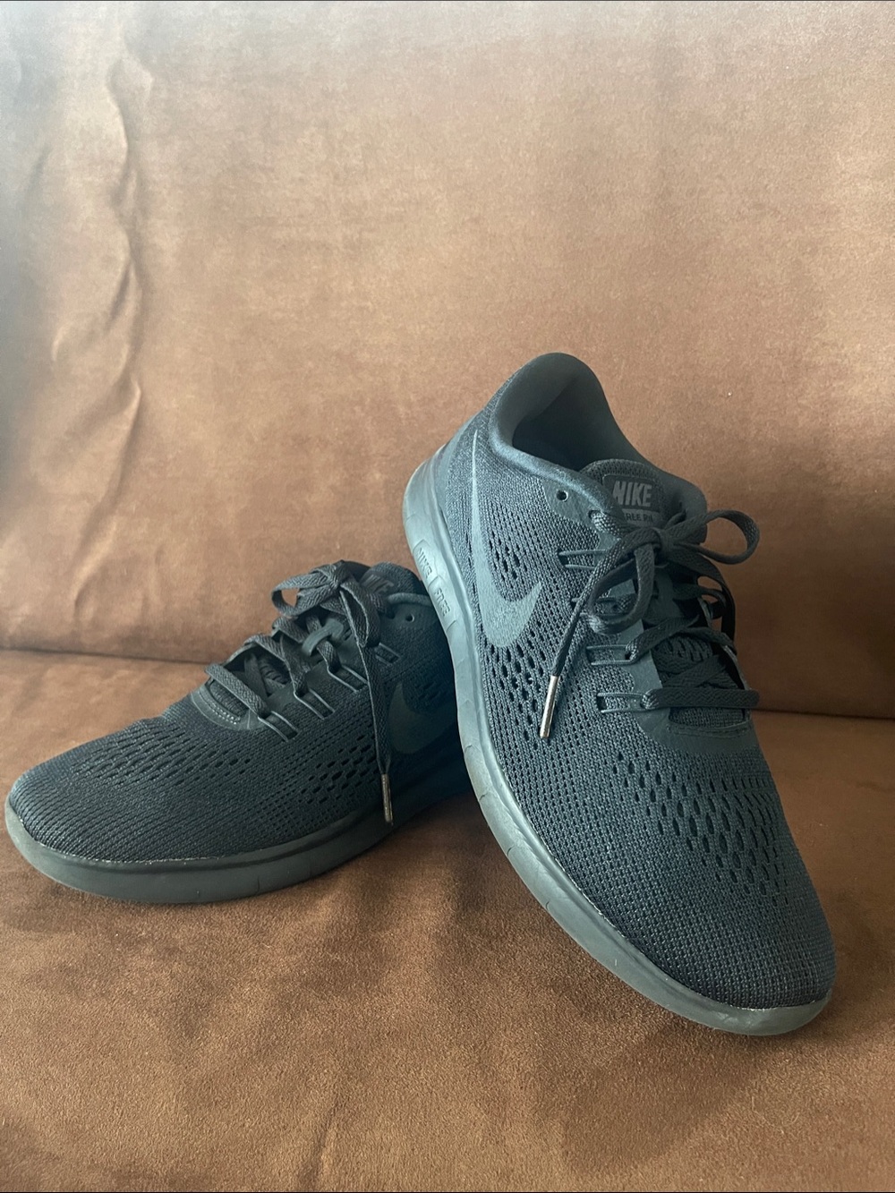 Nike Women’s Black Athletic Running Sneakers 8 1/2